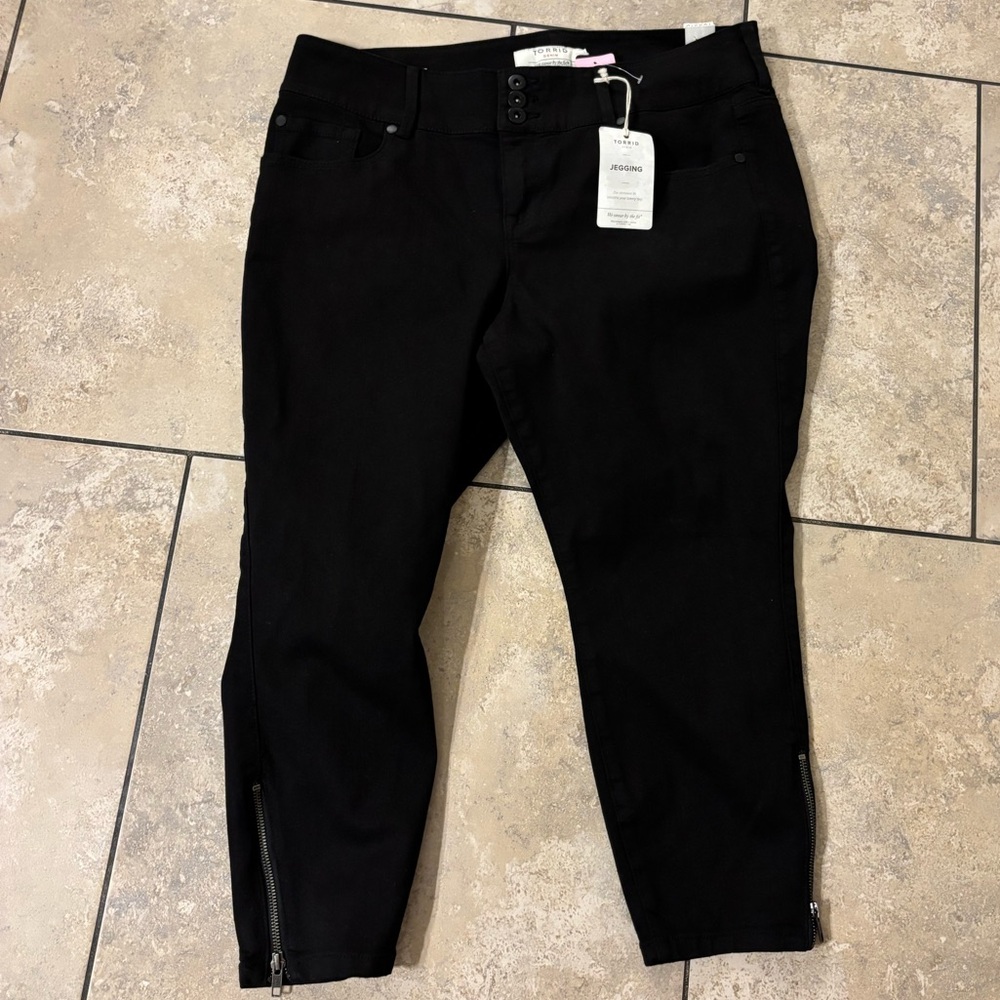 torrid Black Jegging Jeans with Ankle Zips 16XS